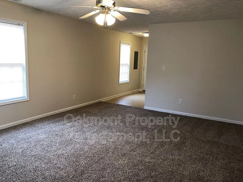 2 bed, 2.0 bath, 988 sqft, $995 — Photo 2