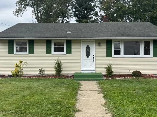 12 Francis St, Wrightstown, NJ 08562
