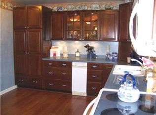 403 Beechwood Est, Scott Depot, WV 25560