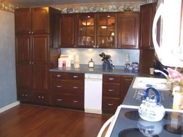 403 Beechwood Est, Scott Depot, WV 25560