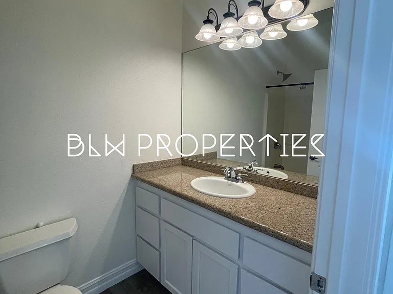 6150 Mariposa Ave — Photo 21