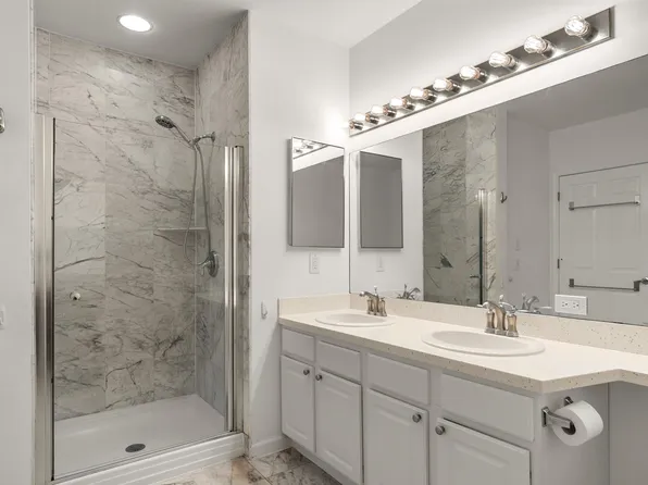 252 The Promenade image 18 of 28