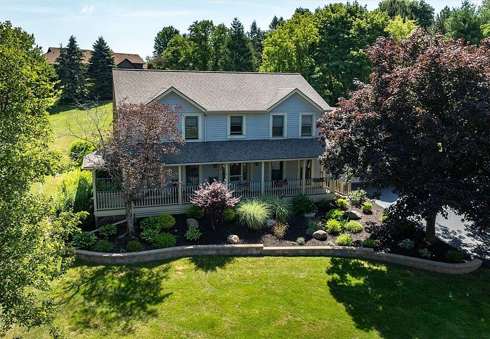 1st image of 7 Berkshire Ln