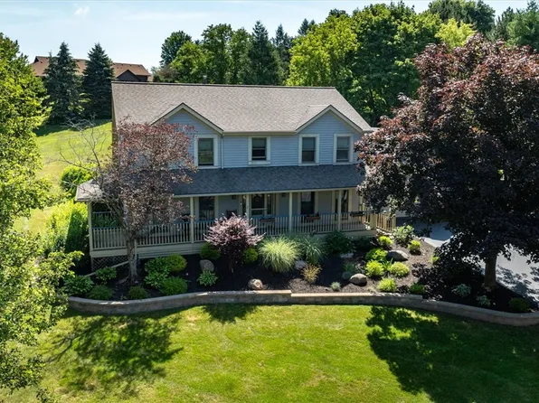 7 Berkshire Ln, Victor, NY 14564