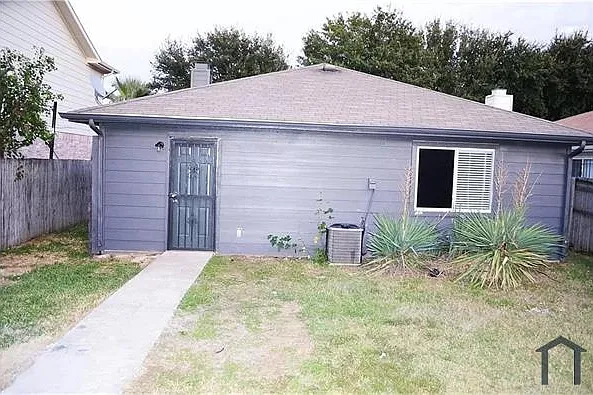 2315 Summit Ln — Photo 4