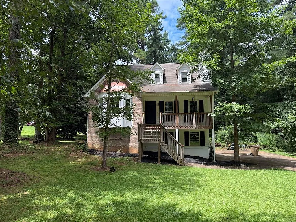 3 bed, 2.5 bath, 2536 sqft, $2,400 — Photo 3