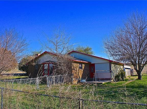 3rd image of 407 Indian Creek Dr