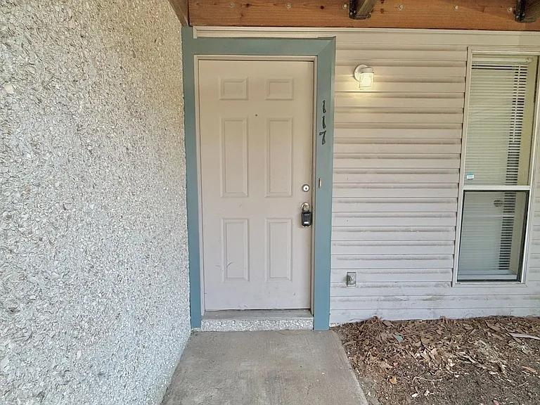 910 Brett Dr #117 — Photo 1