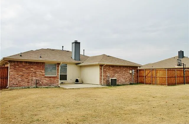 629 Rothschild Ln — Photo 19