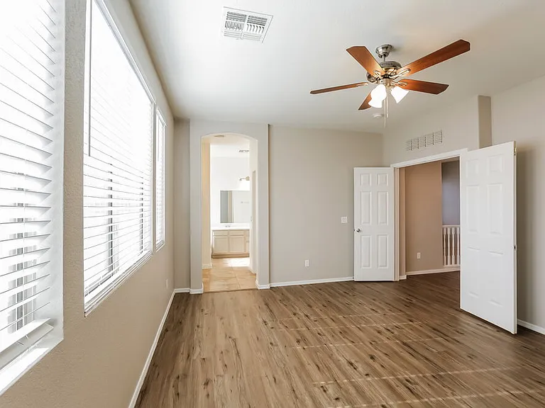 1613 W Saint Catherine Ave — Photo 11