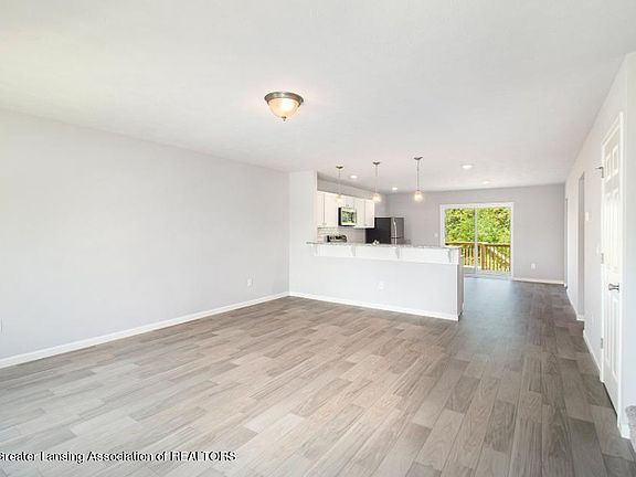 4th image of 4324 Sunset Dr