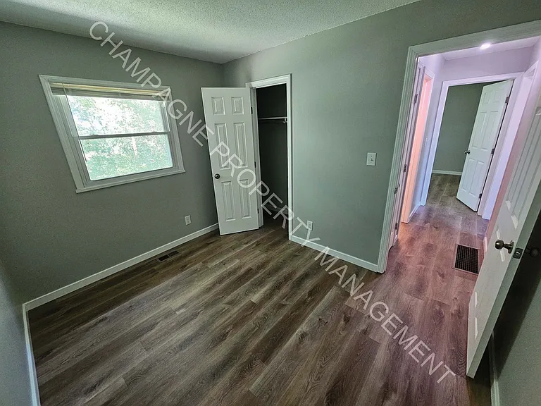 1307-1309 N Arrowhead Rdg — Photo 7
