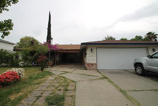 1st image of 33 Brentford Cir
