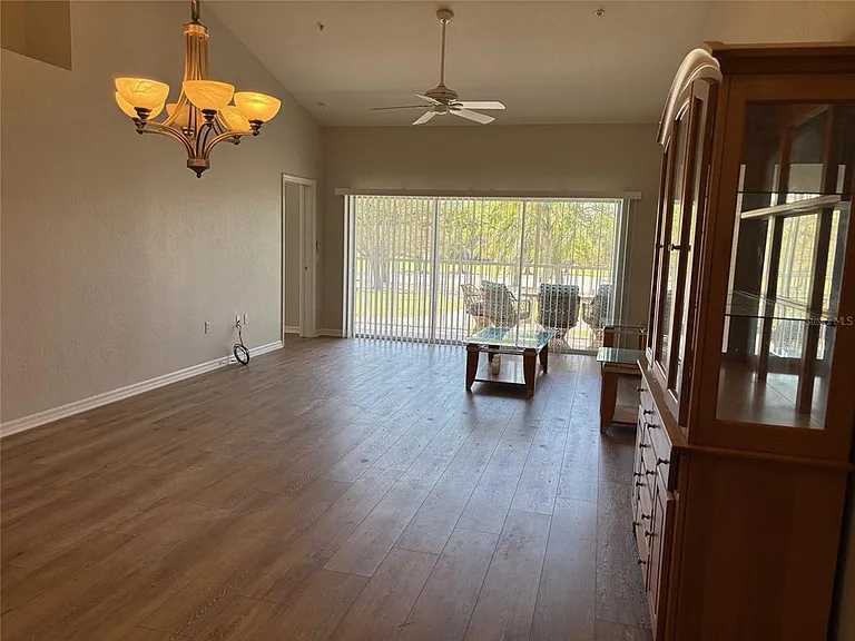 6870 Fairview Ter #6870 — Photo 2