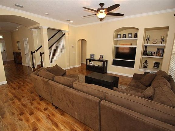 5th image of 13047 Lake Live Oak Dr