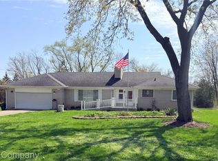 25400 Springbrook Dr, Farmington Hills, MI 48336