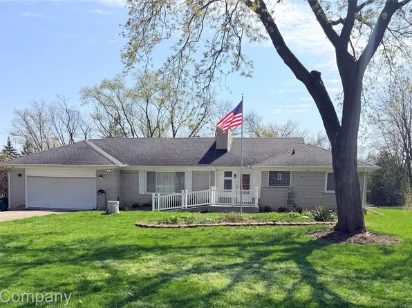 25400 Springbrook Dr, Farmington Hills, MI 48336