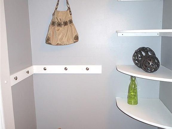 5th image of 4011 Keeneland Ct