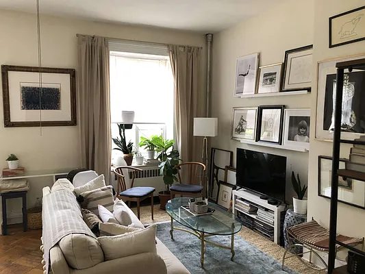 Rented by Status Capital, LLC | media 19