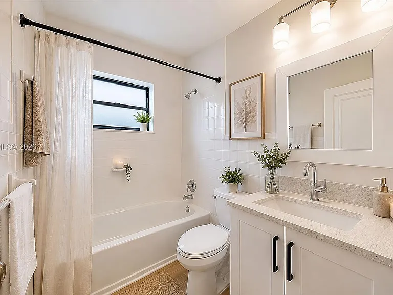 1670 W 42nd St #1672 — Photo 24