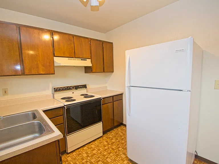 1600 E Long St #4 — Photo 3