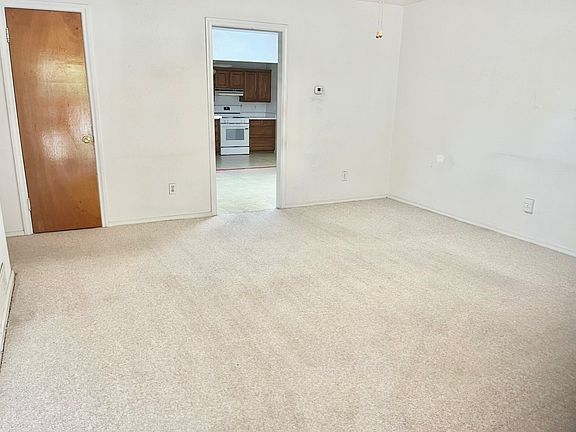 2nd image of 2414 Himes St