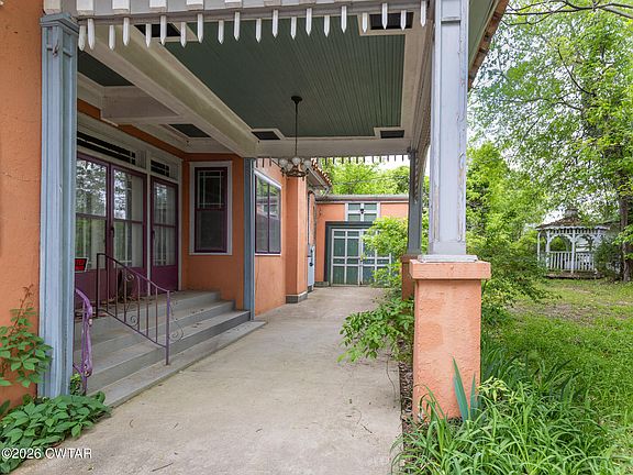2nd image of 3061 Highland St