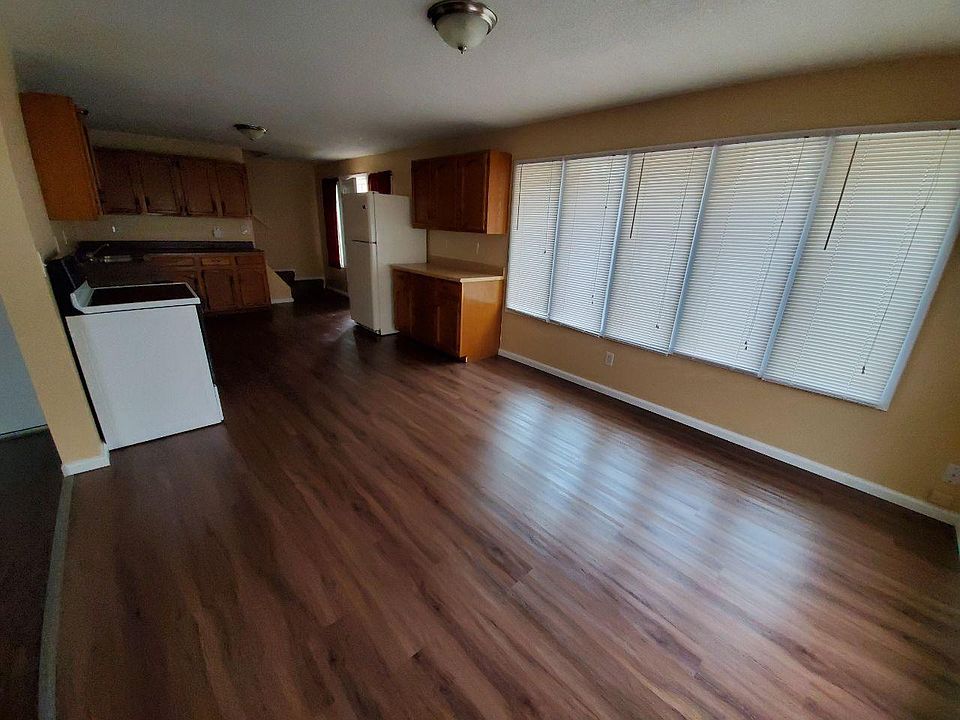 1st image of 708 S 2nd St