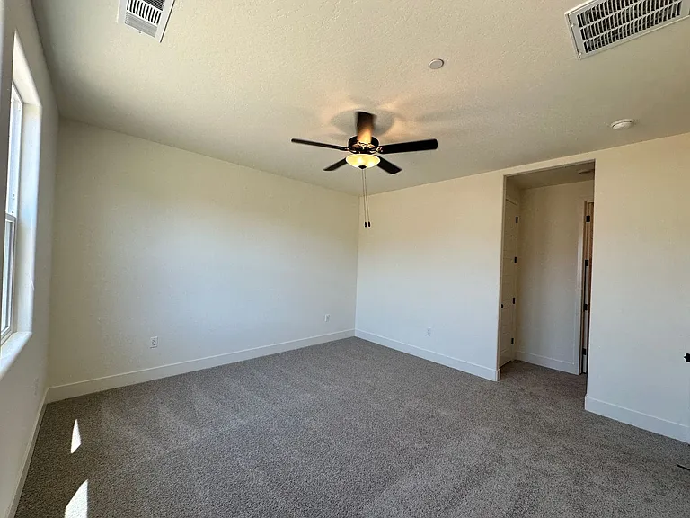 3949 W Sunnyview Ave — Photo 9