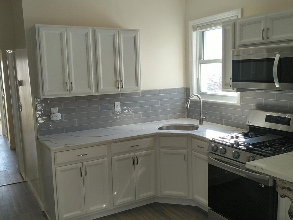 1st image of 119 McClean Ave