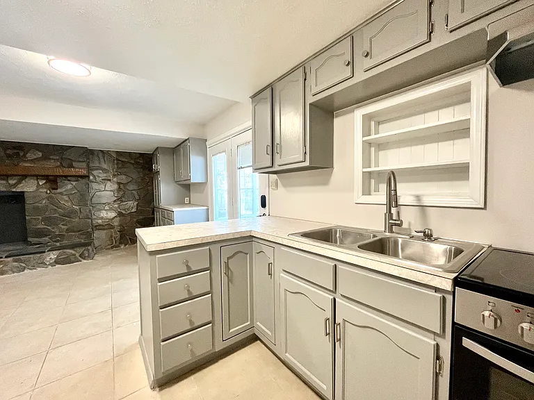 1727 Triangle Cir — Photo 36