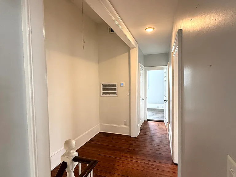 227 W Hall St — Photo 14