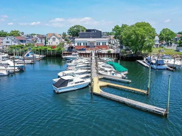 1 Merit Court image 4 of 7