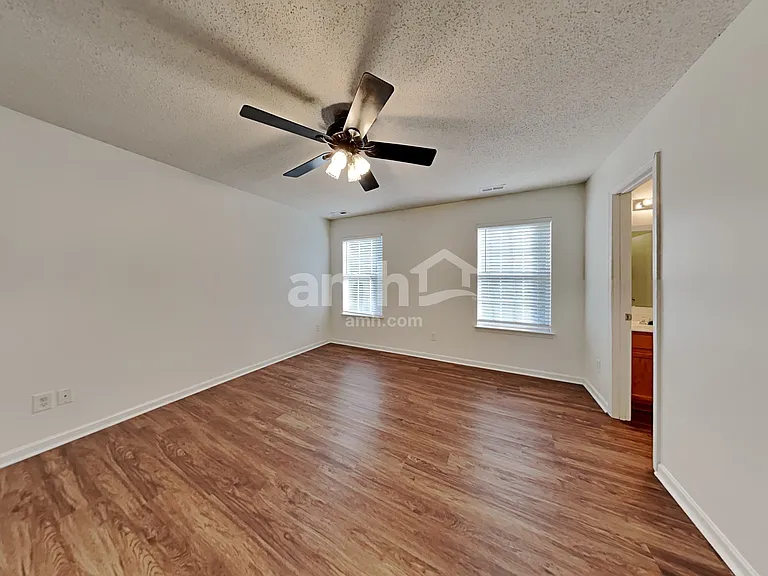 160 Camforth Dr — Photo 10
