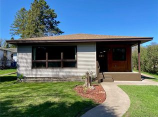 318 Spruce St, Spooner, WI 54801