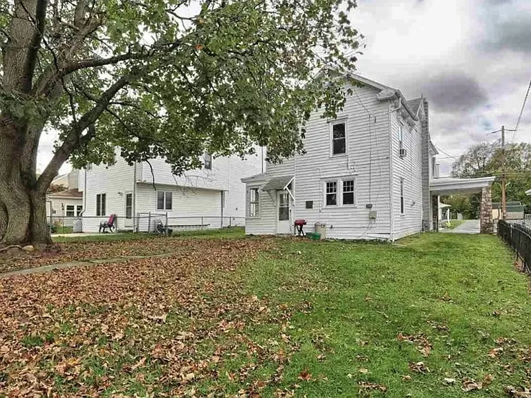 209 S Washington St — Photo 3