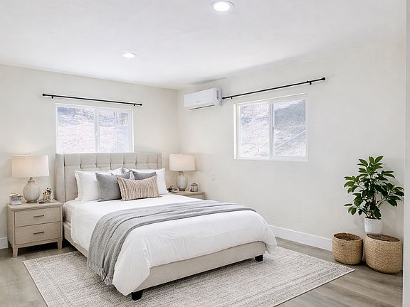 5th image of 3060 Panorama Rd #2B