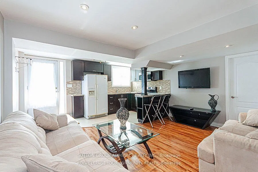 2 bed, $1,800 — Photo 3