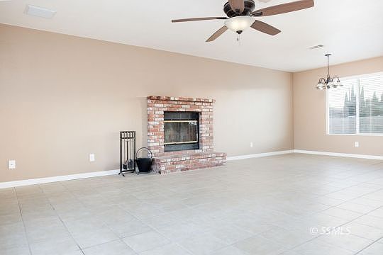 5th image of 833 Janelle Ct