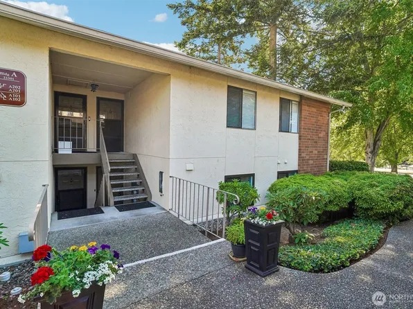 23301 Lakeview Drive #A101, Mountlake Terrace, WA 98043
