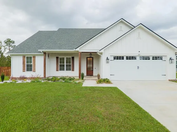 101 Audrey Ln, Hahira, GA 31632