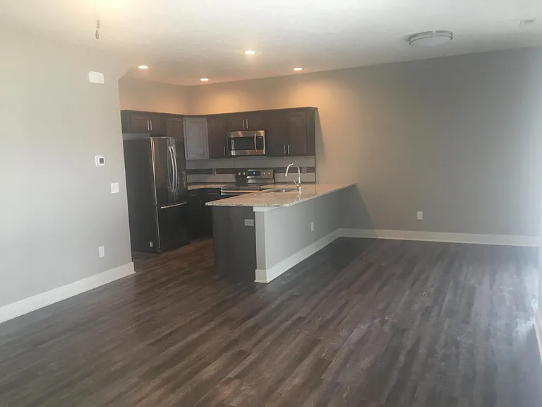 2920 W Rose St — Photo 3
