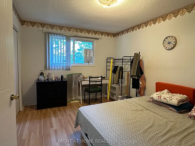 59 Pennybrook Cres #4 — Photo 9