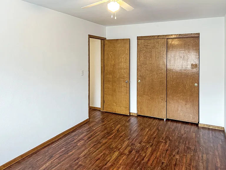 Carroll Court Apartments — Photo 44