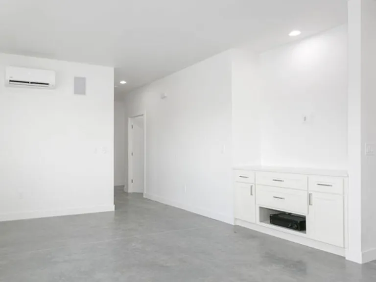 901 Verde Ln — Photo 6
