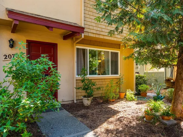 2070 Alta Loma St, Davis, CA 95616