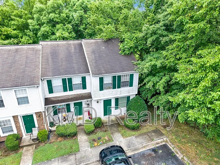 630 Lex Dr — Photo 2