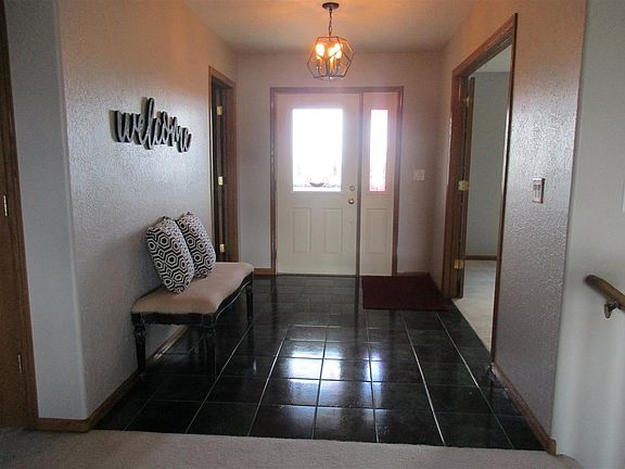 3rd image of 9005 Lakeview Dr