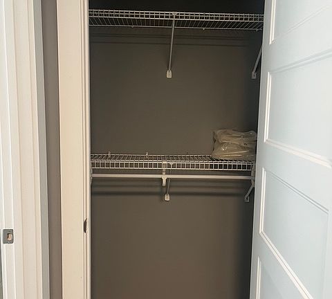 3rd image of 42 Runners Ln