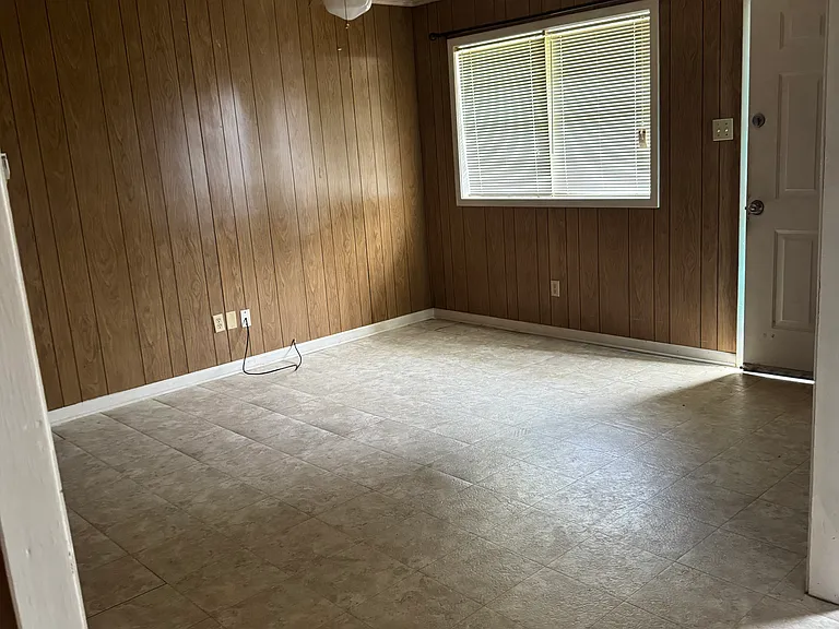 202 W Line Ave #2 — Photo 2